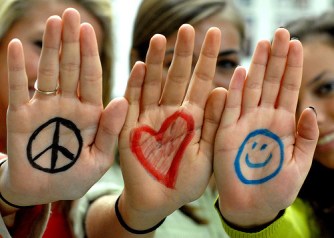 ob_94c6b1_paix-amour-et-joie-faut-il-encore-y-croire